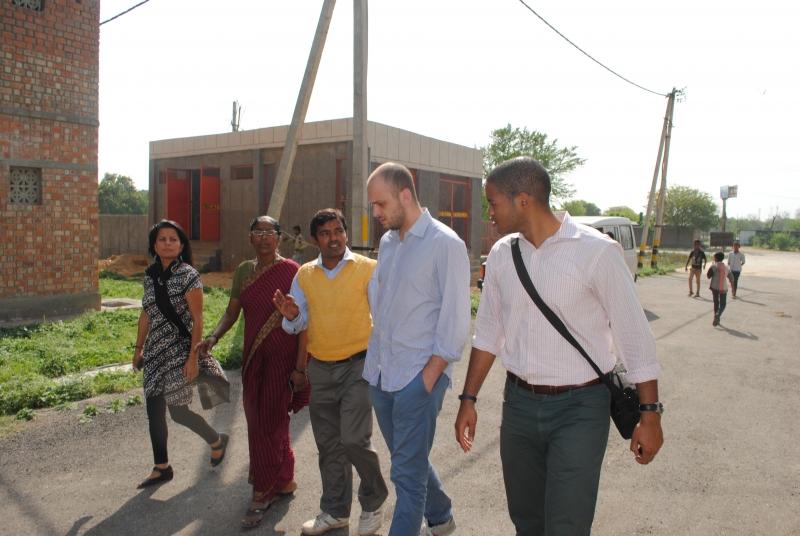 Clinic students visited the Baprola resettlement community. 