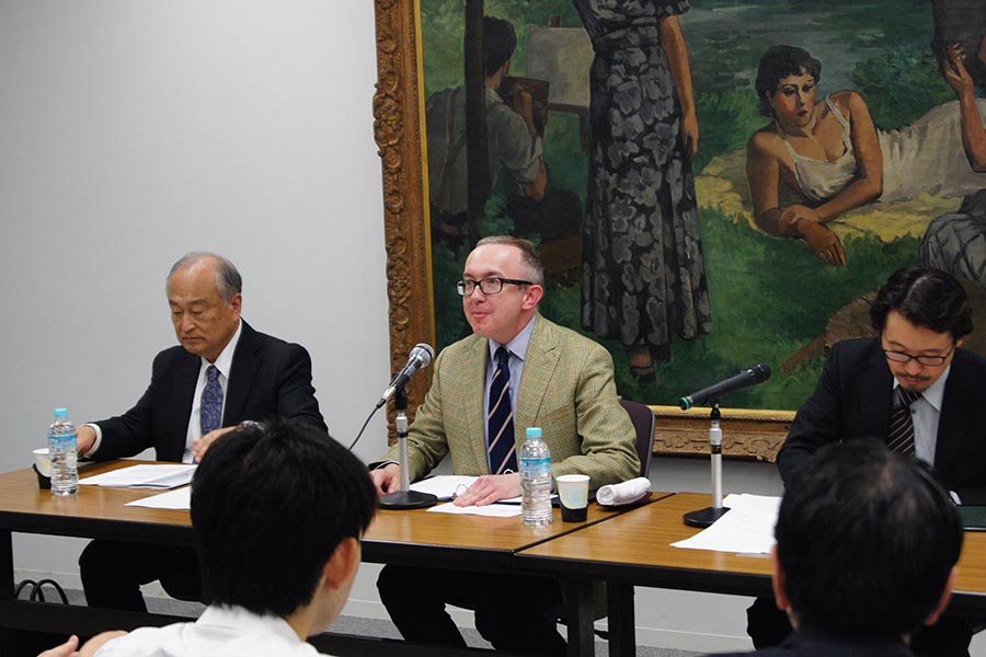 Thomas P. Gallanis, '90, delivering the 2019 Amakasu Lectures on Trust Law. 