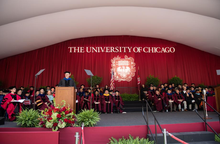 Tom Ginsburg addressing the University of Chicago Class of 2023.