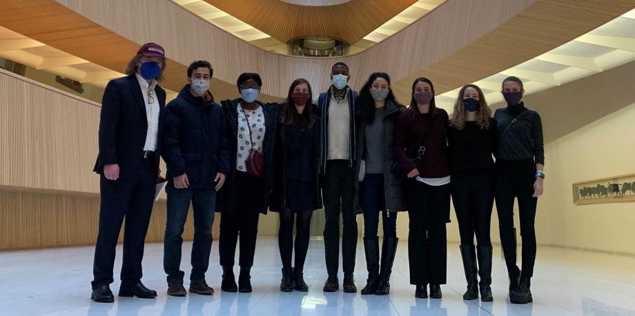 Students are shown with Professor Helmut Heiss, LLM ’90, (far left) in the University of Zürich Law School Library.