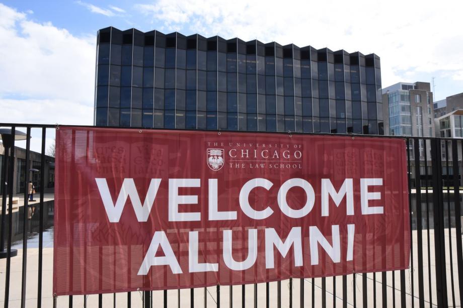 banner saying welcome alumni