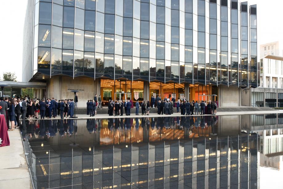 Toward the end of Orientation, they celebrated at the annual Entering Students Dinner, which began with a cocktail reception beside the reflecting pool.