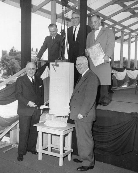 Chief Justice Earl Warren and his British counterpart, Viscount Kilmuir of Creich, Lord High Chancellor of Great Britain, laid the new building's cornerstone. Two time capsules were stored inside.