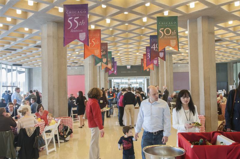 Families gather in the Green Lounge for lunch