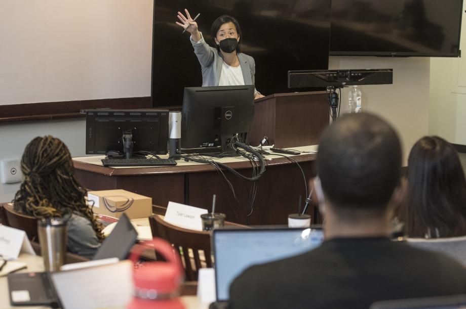 Professor Jennifer Nou led a session on cold calls and classroom etiquette. Professor Jennifer Nou led a session on cold calls and classroom etiquette.