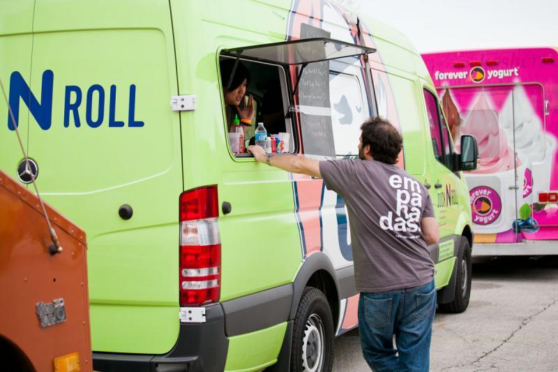 DucknRoll owner Amy Le wants to start an association for mobile food vendors.