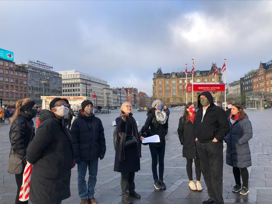 Professor Hanne Petersen of the University of Copenhagen Faculty of Law led students on a walking tour.