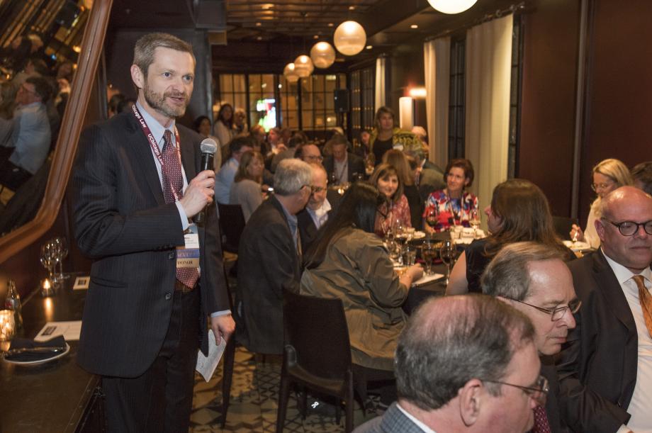 Dean Thomas J. Miles speaks to the Class of 1989 at their dinner.