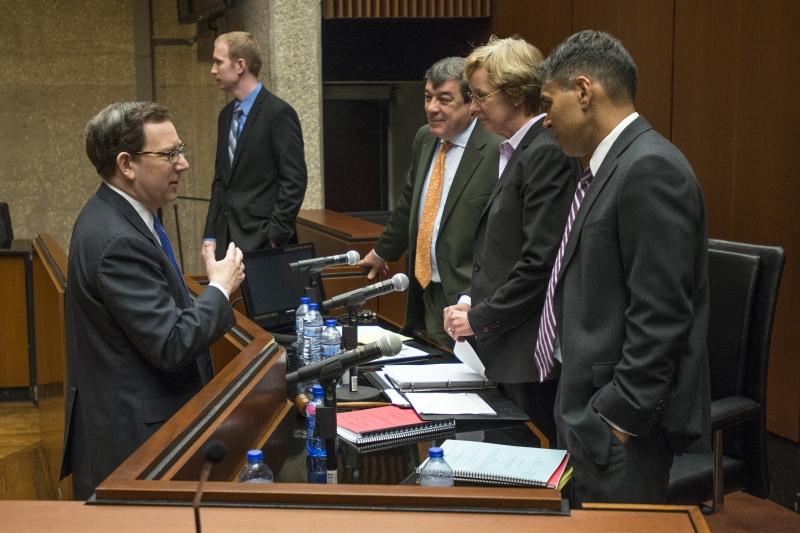 Dean Michael Schill greets the federal judges. 