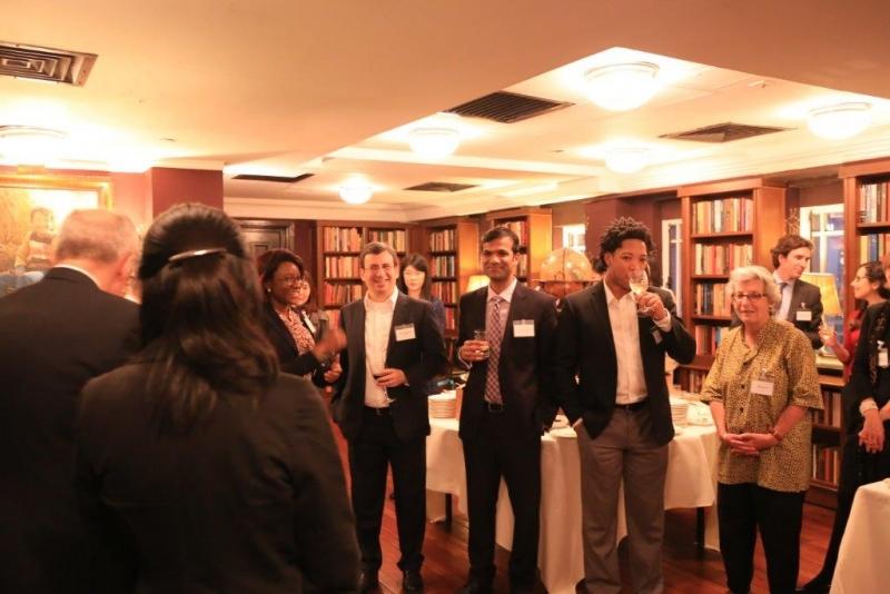 Law School students mingle with University of Chicago alumni in Hong Kong. This event was generously hosted by Bryant Edwards, ’81, at the China Club. Law School students mingle with University of Chicago alumni in Hong Kong. This event was generously hosted by Bryant Edwards, ’81, at the China Club.