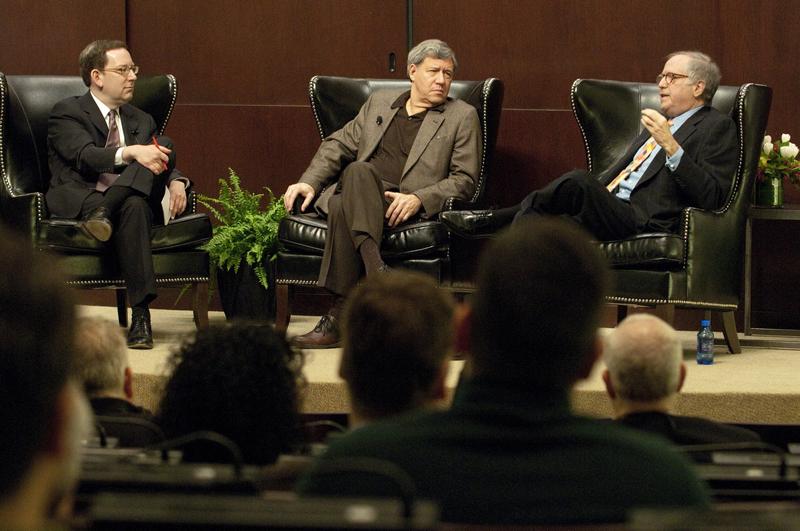 Dean Michael Schill moderated a discussion between Law School Professor Geoffrey Stone and Robert Barnett, partner at Williams & Connolly LLP. Both graduated in the class of 1971. Dean Michael Schill moderated a discussion between Law School Professor Geoffrey Stone and Robert Barnett, partner at Williams & Connolly LLP. Both graduated in the class of 1971.
