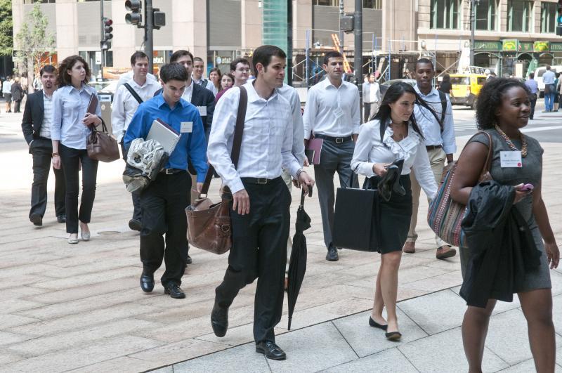 New 1Ls toured important legal and business sites in Chicago on Sept. 17.