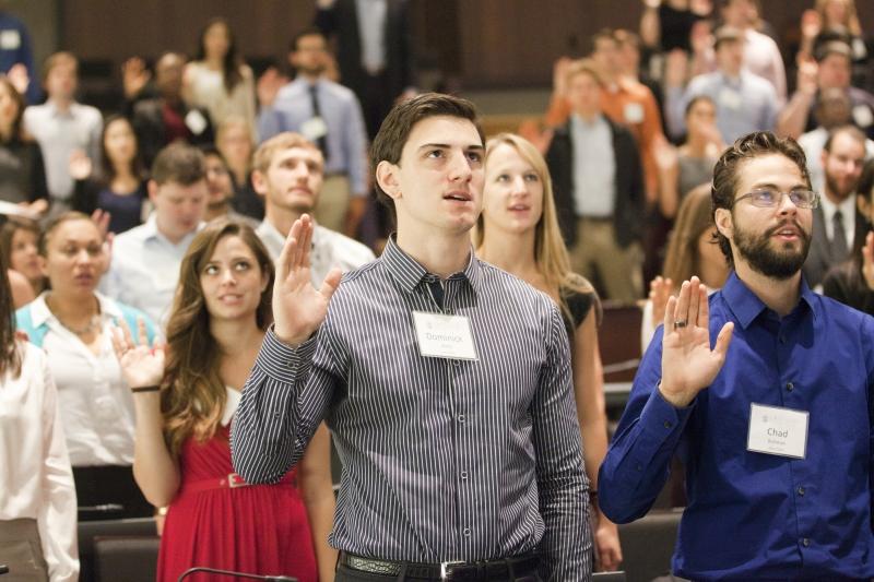 1Ls took the oath of professionalism from Justice Burke. 