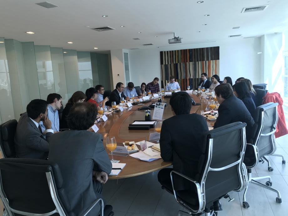 At the law firm of Morales & Besa in Santiago, students met with lawyers to discuss the development of infrastructure in Chile through public-private partnerships, the impact of the international commercial arbitration law, and country's role as an international arbitration hub. 