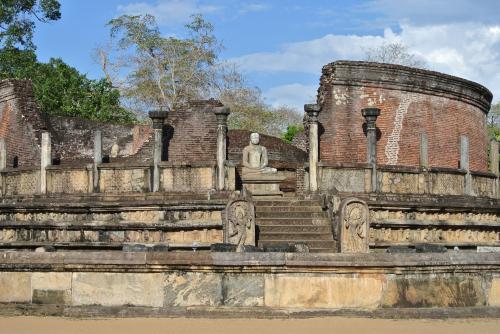 The Polonnaruwa Vatadage in Sri Lanka. Image by JeroenKetelhaven via Pixabay 
