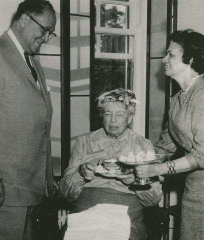 Dickerson and his wife Kathryn with Eleanor Roosevelt